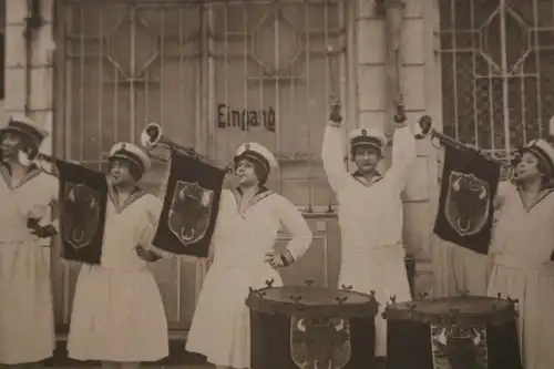 tolle alte Fotokarte- Damen Trompeter Corps Rheinland Mecklenburg 20-30er Jahre