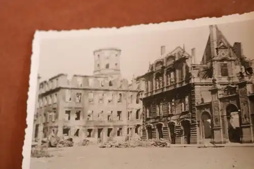 drei alte Fotos-  zerstörte Gebäude, Kirche, Strand - Riga  1941