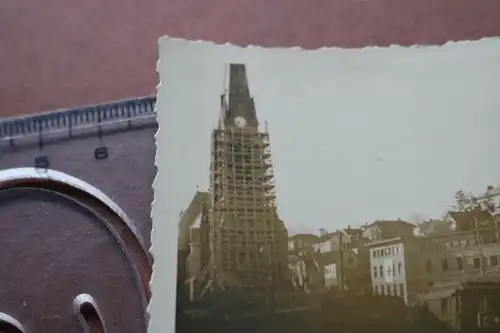 altes Foto - Stadt - Kirche - Gebäude - Lazarett ?? Rote Kreuz Fahne 