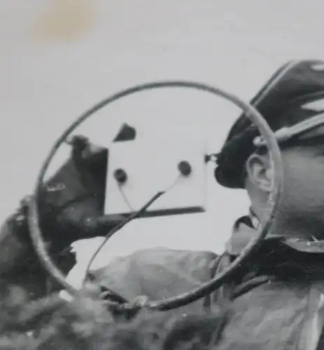 tolles altes Foto - zwei Soldaten Luftwaffe unbekanntes technisches Gerät ?