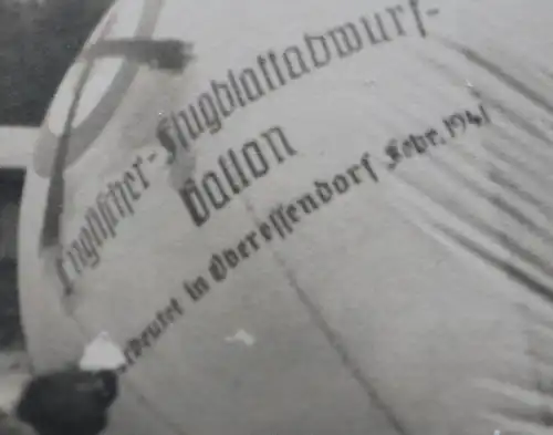 tolles altes Foto - erbeuteter englischer Flugblattabwurf-Ballon Oberessendorf 