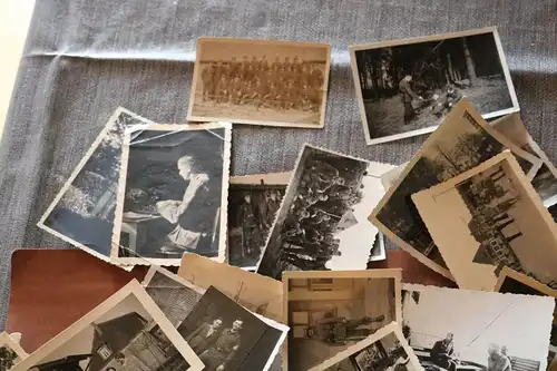 64 alte Fotos eines Soldaten 