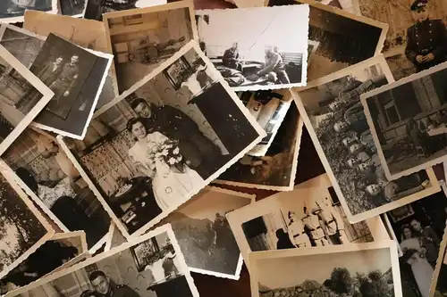 64 alte Fotos eines Soldaten 