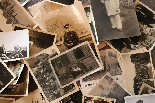 64 alte Fotos eines Soldaten