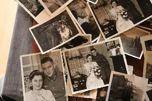 64 alte Fotos eines Soldaten 