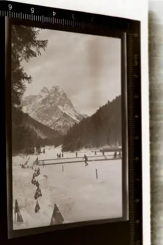 tolles altes Negativ -  Berg , Schnee , Eisbahn - Agfa Fähnchen - 20-30er Jahre