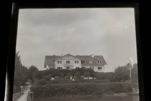 tolles altes Negativ -  Fluss oder See - Hotel Panorama - Ort ??- 20-30er Jahre