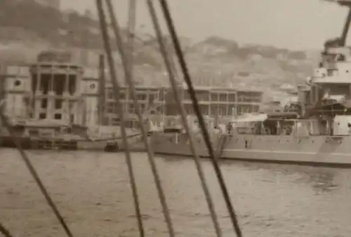 tolles altes Negativ - Hafen mit zwei Zerstörer ? Kriegsmarine ?- 30-40er Jahre 
