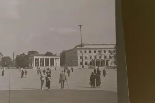 tolles altes Negativ München Königlicher Platz  30-40er Jahre