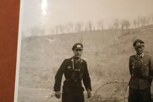 zwei alte Fotos - Pz.Hauptm.  und andere Offiziere - DKiG 