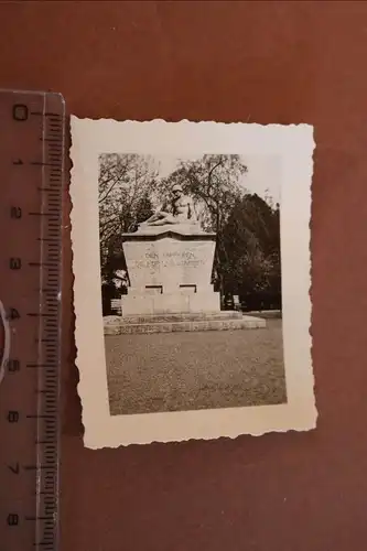 altes Foto - Ehrendenkmal in Ratingen  30-40er Jahre 