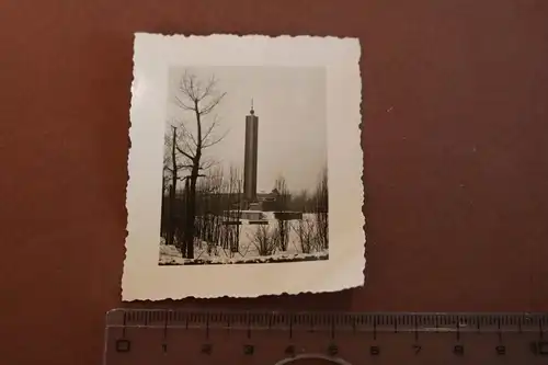 altes Foto - Ehrendenkmal in ???  