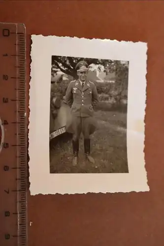 tolles altes Foto - Oberleutnant der Luftwaffe 1940 bei Paris 