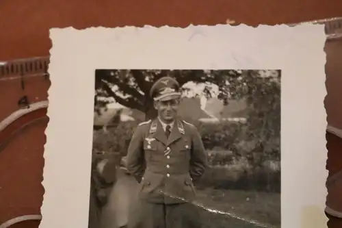 tolles altes Foto - Oberleutnant der Luftwaffe 1940 bei Paris