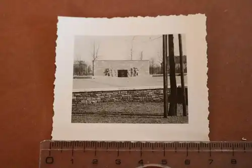 altes Foto - Denkmal des  39 Inf.Reg. ??  am Rhein 