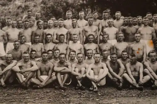 tolles altes Gruppenfoto 16. Kompagnie I.R. 6  beim Sport Sommer 1929