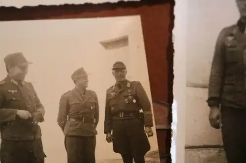 15 tolle alte Fotos  eines Soldaten - Frankreich, Briançon 1945 - DKiG Träger, 
