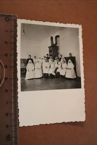 altes Foto - Lazarett ?? Krankenhaus  Soldaten, Arzt, Krankenschwestern, Nonnen 