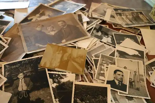 alte Bahlsendose voller Fotos  ab ca. 1910 -70er Jahre ?