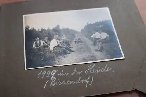 sechs tolle alte Fotos - Gruppenausflug - hübsche Frauen - 1929