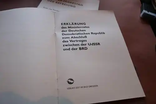 zwei Hefte - DDR 25. Jahrestag Befreiung u. Abschluss Vertrag BRD UdSSR