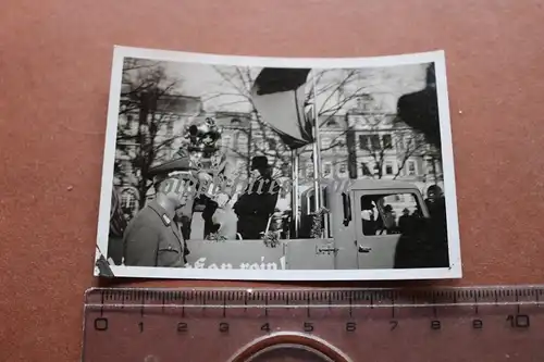 tolles altes Foto - Helmtaucher bei Festumzug WHW 1938
