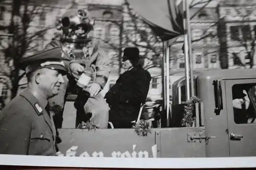 tolles altes Foto - Helmtaucher bei Festumzug WHW 1938 