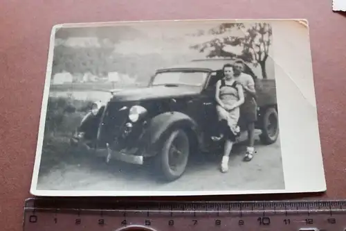 tolles altes Foto  mir unbekannter Oldtimer Pritsche - Hotrod ? Naumburg ?