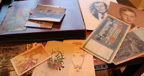Konvolut - Fotoalbum, Fotos, Reichsmark, Postkarten 