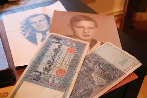 Konvolut - Fotoalbum, Fotos, Reichsmark, Postkarten 