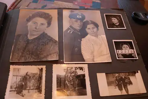 zwei tolle alte Alben - Fussballmannschaft, Familie , Soldaten usw- 185 Fotos