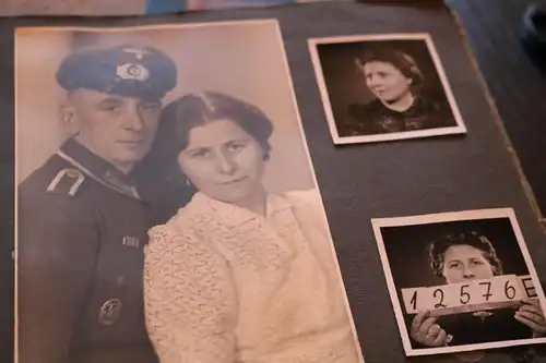 zwei tolle alte Alben - Fussballmannschaft, Familie , Soldaten usw- 185 Fotos