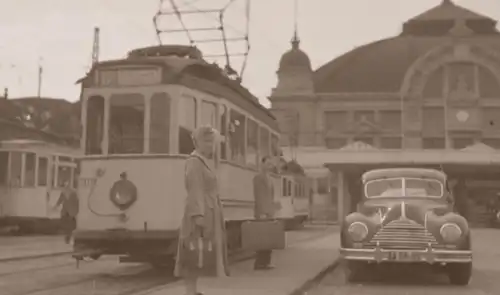 tolles altes Negativ - Bahnhof Halle an der Saale mit Strassenbahn 50er Jahre ?