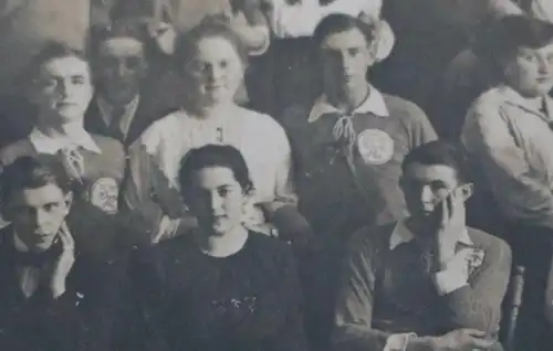 tolles altes Gruppenfoto mit Fussballspielern ??? Vereinslogo FTA ?? 1900-1910