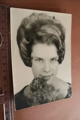 tolles altes Foto - Portrait einer hübschen Frau 