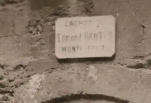 altes Foto - Gruppe Soldaten vor EIngang der Zelle von Edmond Dantes Monte Chris