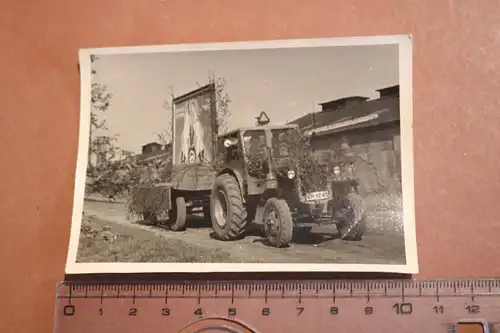 altes Foto - alter Schlepper - Lanz ??  DDR - mit Anhänger 50-60er Jahre