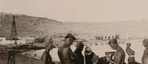 tolles altes Foto - Soldaten am See -  Afrika ?? DAK ?