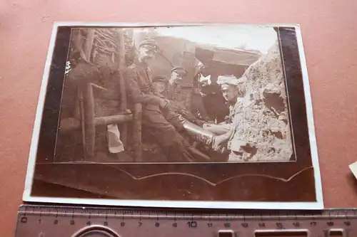 tolles altes Foto - Soldaten im Beobachtungsstand auf Höhe ?