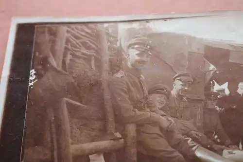 tolles altes Foto - Soldaten im Beobachtungsstand auf Höhe ?