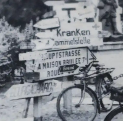 altes Foto - Soldaten , Schilderwald - Frankreich, Denkmal Soldat ?