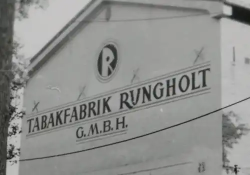 tolles  altes Foto - Gebäude Tabakfabrik Rungholt GmbH - Bredstedt ?