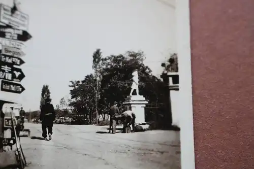 altes Foto - Soldaten , Schilderwald - Ukraine ?? Uman ?