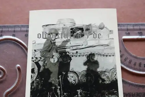 tolles  altes Foto - Panzer Luke Soldat Luftwaffe mir unbekannter Stahlhelm auf?