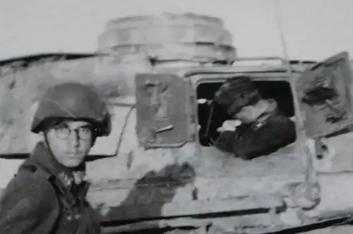 tolles  altes Foto - Panzer Luke Soldat Luftwaffe mir unbekannter Stahlhelm auf?