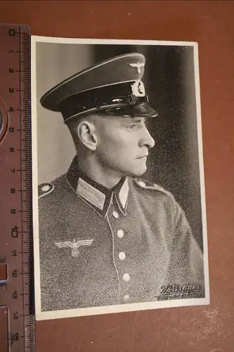 tolles altes Portraitfoto eines Soldaten  mit Schirmmütze - Ehrenfriedersdorf
