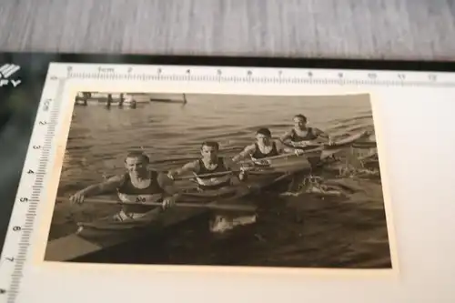 tolles altes Foto - Männer Ruder-Verein - Vereinslogo - Ort ???