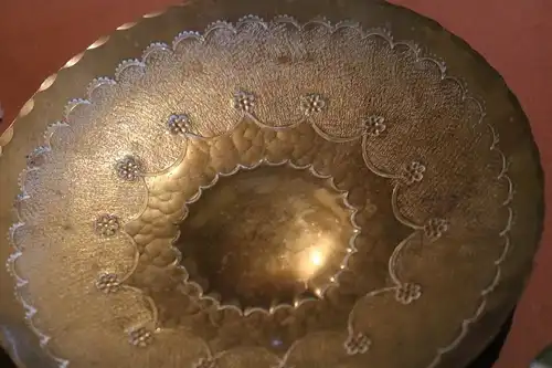 vier ältere Deko Schalen - vers. Materialien - Messing usw.  - Alter ??