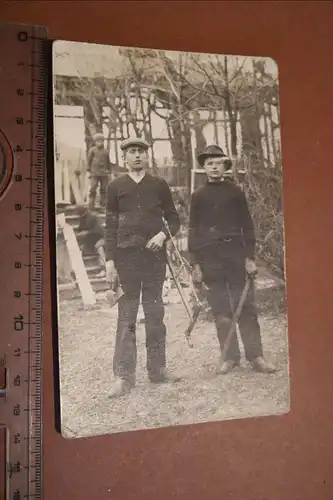 altes Foto Handwerker mit Sägen und Axt 1910-20 ?