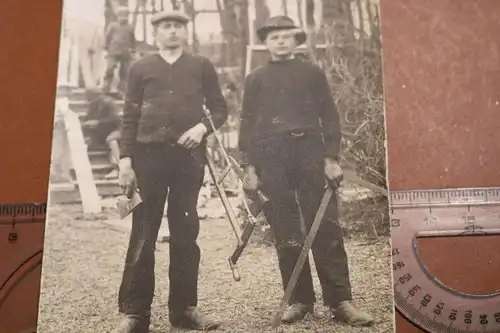 altes Foto Handwerker mit Sägen und Axt 1910-20 ?